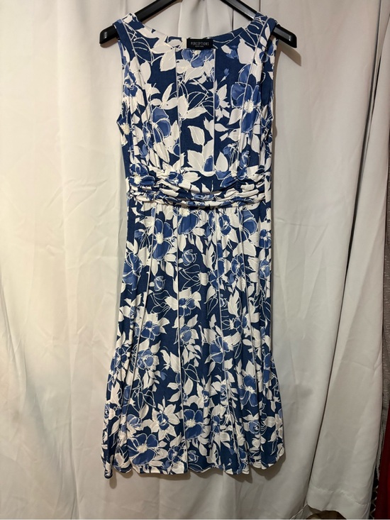 Perceptions Dresses & Skirts - Perceptions Blue and White Floral Sleeveless Midi Dress p2p19 ↕️48 #2077